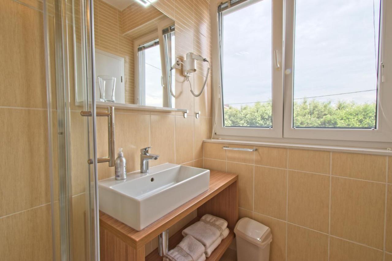 פיראן Sea View Guesthouse Opara מראה חיצוני תמונה