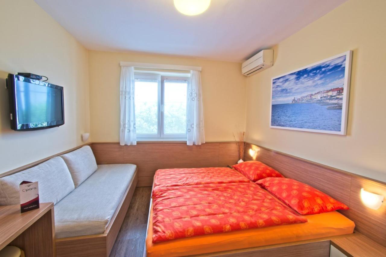 פיראן Sea View Guesthouse Opara מראה חיצוני תמונה