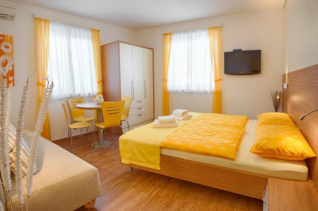 פיראן Sea View Guesthouse Opara חדר תמונה